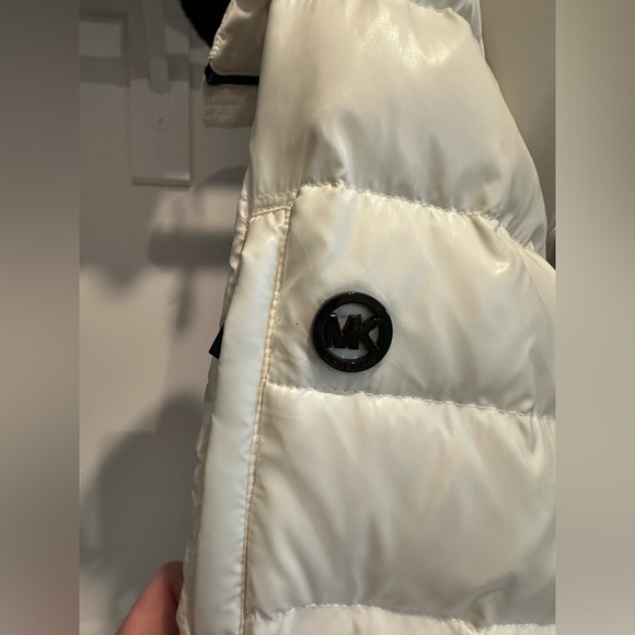 Micheal Micheal Kors faux fur white puffer quilted nylon coat w/belt plus scarf - Picture 7 of 11